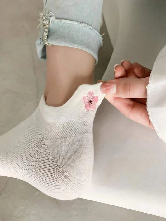 Trendy Cartoon Flower Pattern Short Socks for Women